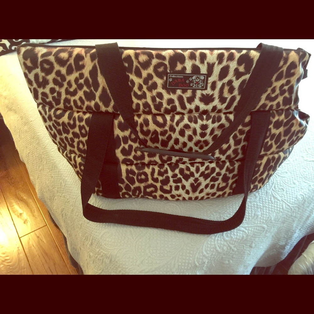 BEAUTIFUL Pet Carrier by Daba Doo up to 14 pounds